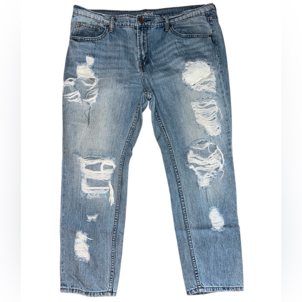 BDG Light Blue Distressed Slim Straight Boyfriend Jeans 32W